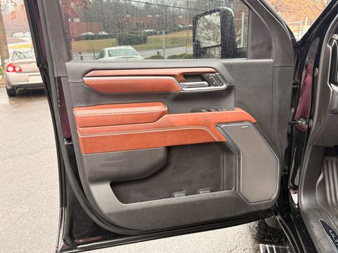 Used 2024 GMC Sierra 3500 Denali Ultimate image 11