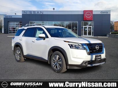 New 2025 Nissan Pathfinder SL w/ Lighting Package (N92)