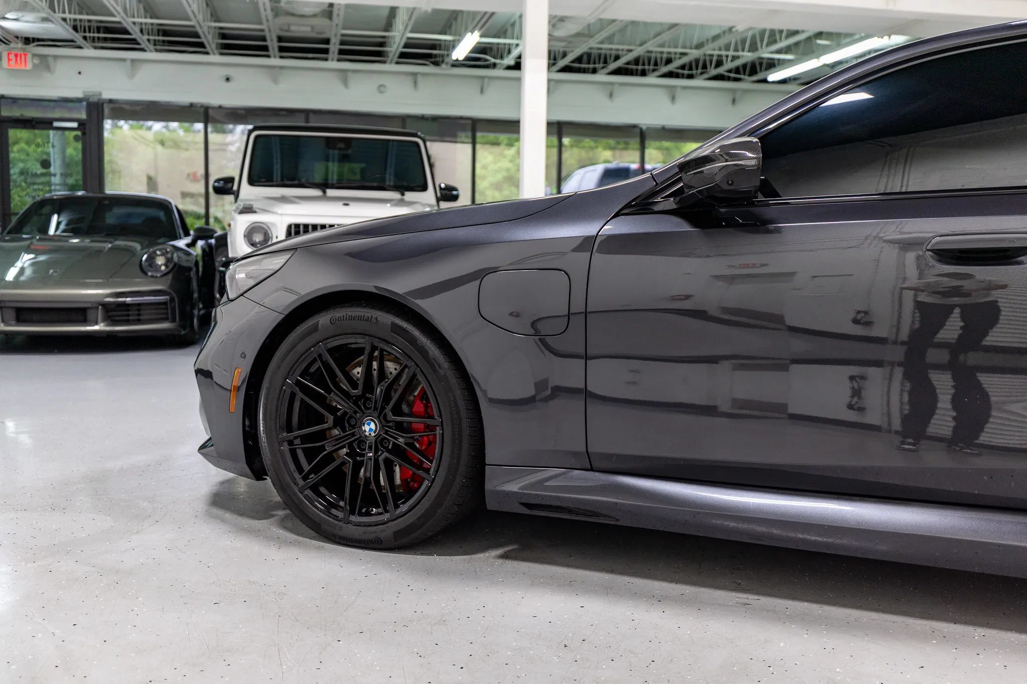 Used 2025 BMW M5 w/ Carbon Package AWD/4WD image 9