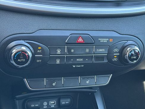 Used 2017 Kia Sorento FWD w/ LX Convenience Package image 23