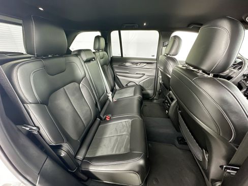 Used 2023 Jeep Grand Cherokee Altitude RWD image 25