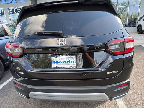 Used 2023 Honda Pilot Touring image 8