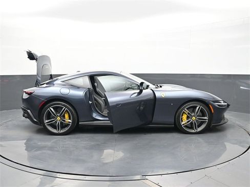 Used 2023 Ferrari Roma image 30