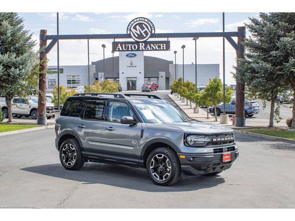 Used 2024 Ford Bronco Sport Outer Banks w/ Tech Package AWD/4WD image 1