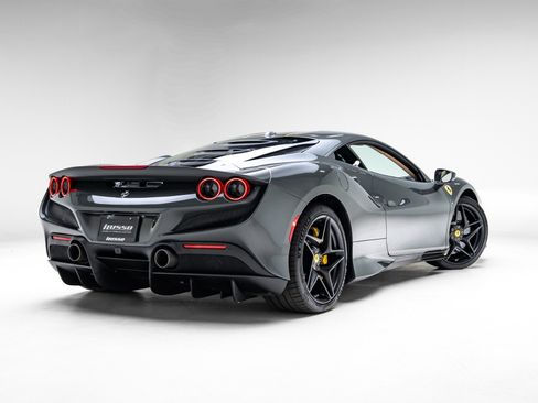 Used 2022 Ferrari F8 Tributo image 4