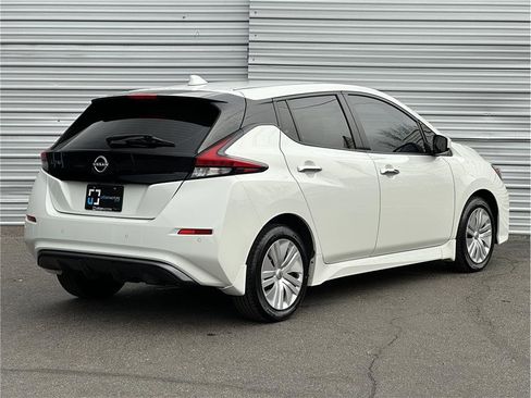 Used 2024 Nissan Leaf S image 10