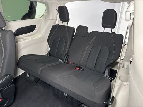 Used 2022 Chrysler Voyager LX FWD image 26