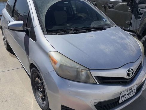 Used 2012 Toyota Yaris LE image 4