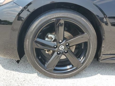 Used 2023 Nissan Sentra SR w/ SR Premium Package FWD image 8