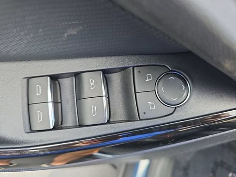 New 2027 Chevrolet Equinox RS w/ LPO, Floor Liner Package AWD/4WD image 29
