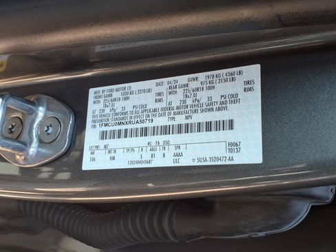 Used 2024 Ford Escape ST-Line w/ Tech Pack #1 FWD image 31