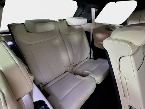 New 2026 Land Rover Range Rover Long Wheelbase SE AWD/4WD image 29