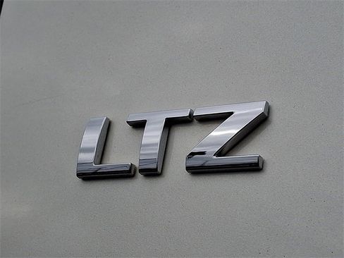 Used 2011 Chevrolet Suburban LTZ image 32