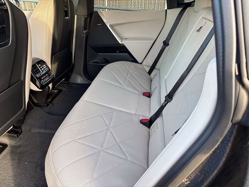 Used 2026 BMW iX xDrive60 image 31