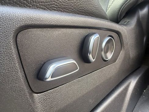 Used 2021 GMC Yukon Denali w/ Denali Premium Package image 17