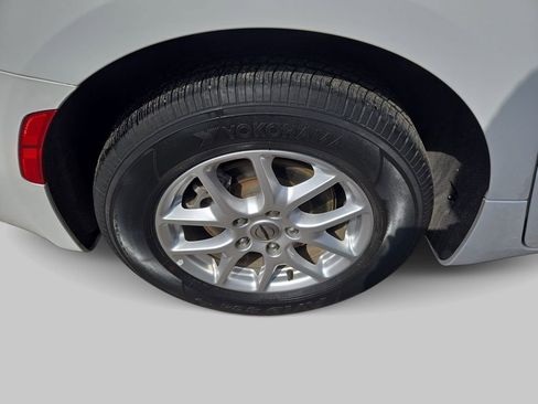 Used 2023 Chrysler Pacifica Touring-L image 33