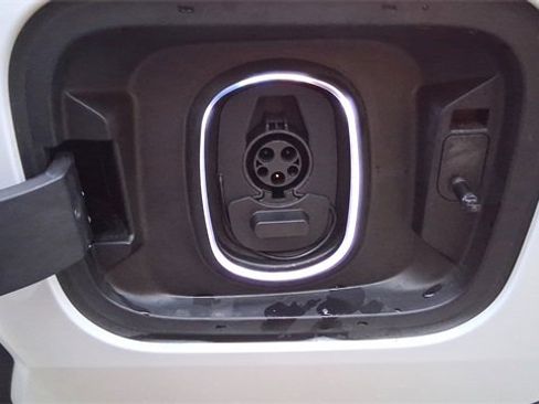 Used 2025 Chevrolet Silverado EV LT image 23