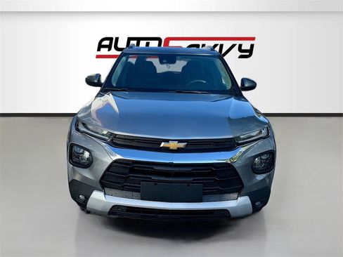 Used 2022 Chevrolet TrailBlazer LT w/ LPO, Blackout Package image 2