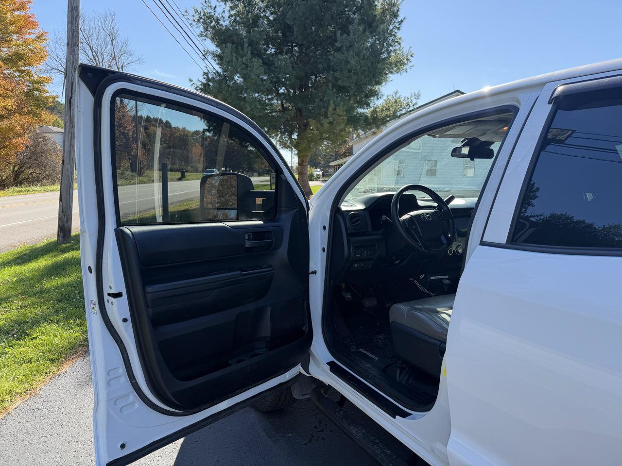 Used 2018 Toyota Tundra SR AWD/4WD image 19