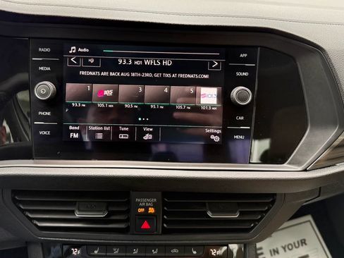 Used 2019 Volkswagen Jetta SEL FWD image 17