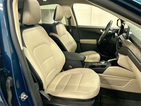 Used 2020 Ford Escape Titanium image 24
