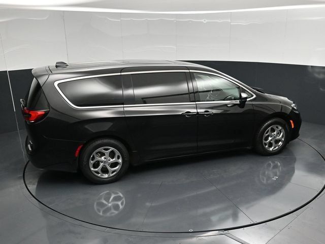 Certified 2024 Chrysler Pacifica Limited FWD image 51