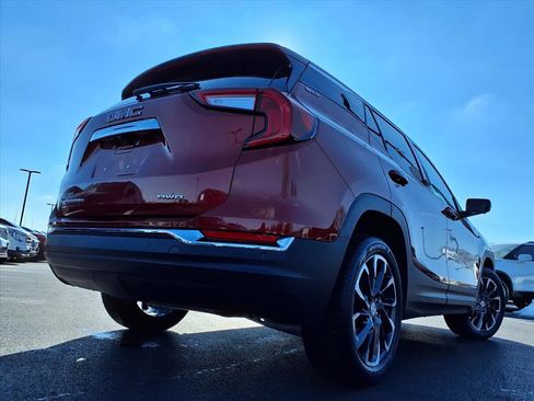 Used 2024 GMC Terrain SLT w/ Infotainment Package II image 36