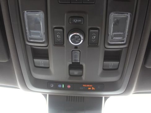 Used 2023 GMC Yukon Denali w/ Denali Reserve Package RWD image 39