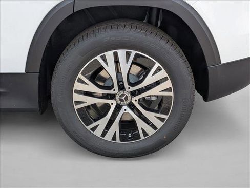 New 2026 Mercedes-Benz GLB 250 image 10