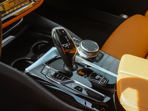 Certified 2023 BMW 530e w/ Convenience Package image 19