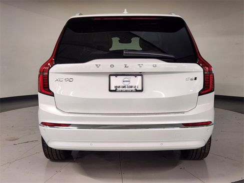 New 2026 Volvo XC90 B6 Plus w/ Protection Package Premier image 10