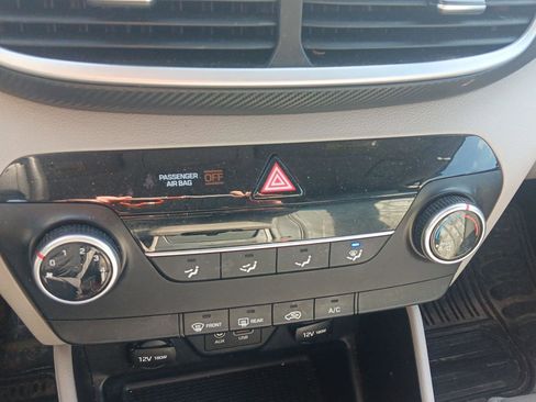 Used 2019 Hyundai Tucson SE image 16