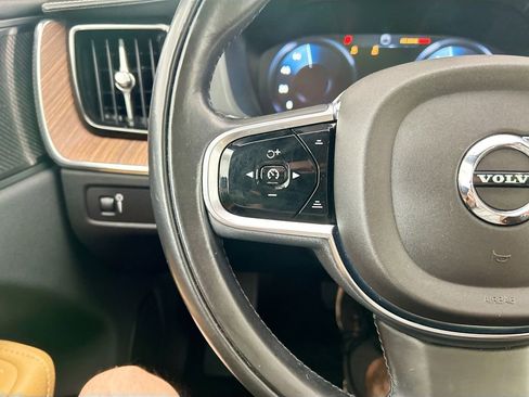 Used 2019 Volvo XC60 T5 Inscription AWD/4WD image 11