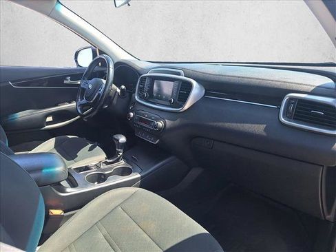 Used 2020 Kia Sorento S FWD image 19