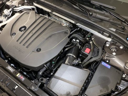 Used 2025 Volvo V60 B5 Cross Country Plus image 33