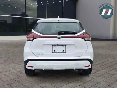 Used 2023 Nissan Kicks S image 4