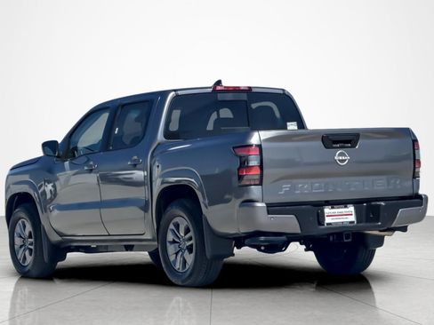 Used 2026 Nissan Frontier SV w/ Tow Package RWD image 3