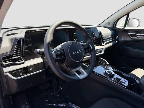 Used 2025 Kia Sportage LX AWD/4WD image 9