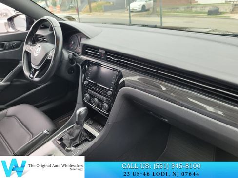 Used 2021 Volkswagen Passat 2.0T R-Line image 13