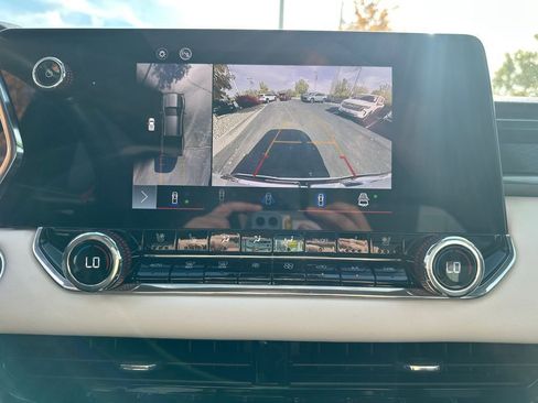 Used 2024 GMC Canyon AT4X image 27