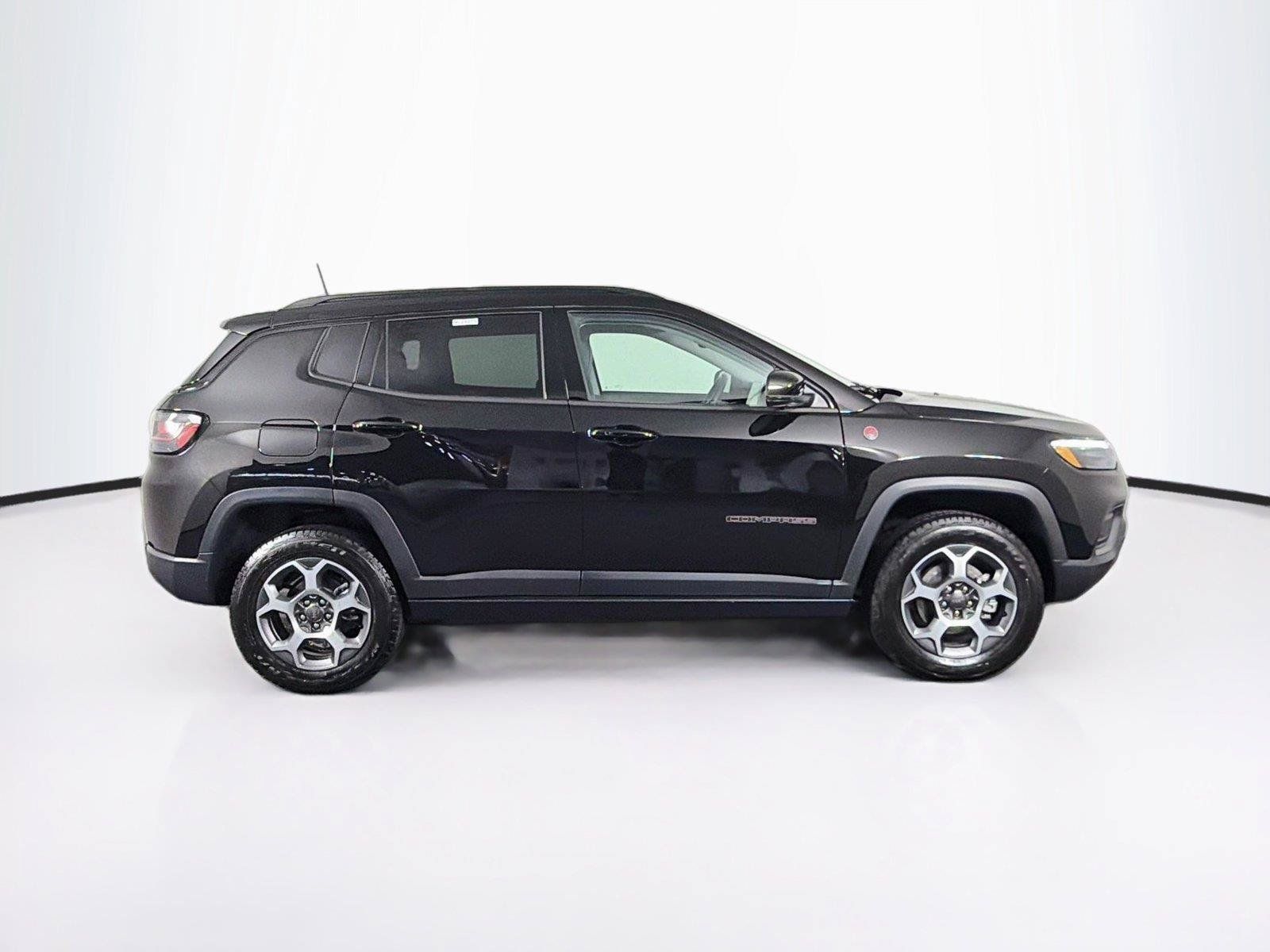 Used 2022 Jeep Compass Trailhawk w/ Trailhawk Elite Group AWD/4WD image 12