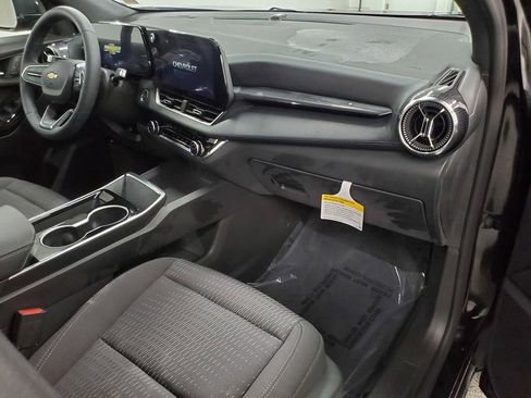 Used 2025 Chevrolet Equinox LT image 12