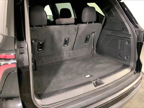 Used 2024 Chevrolet Traverse Z71 w/ Enhanced Driving Package AWD/4WD image 4