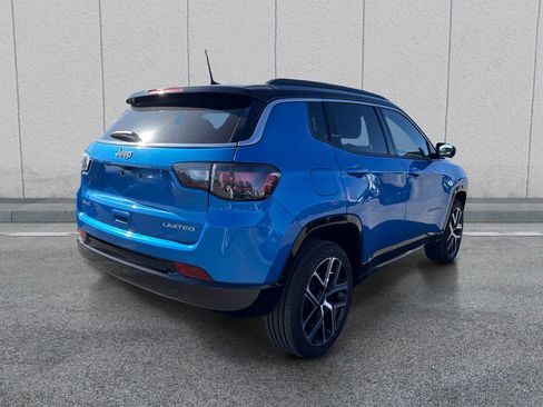 Used 2025 Jeep Compass Limited w/ Elite Group AWD/4WD image 7