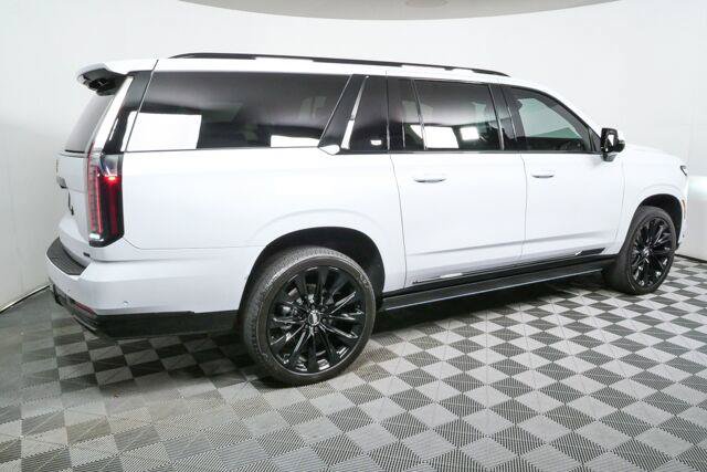 Certified 2026 Cadillac Escalade ESV Platinum Sport w/ LPO, ONYX Package AWD/4WD image 2