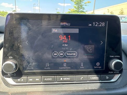 Used 2024 Nissan Rogue SV FWD image 22