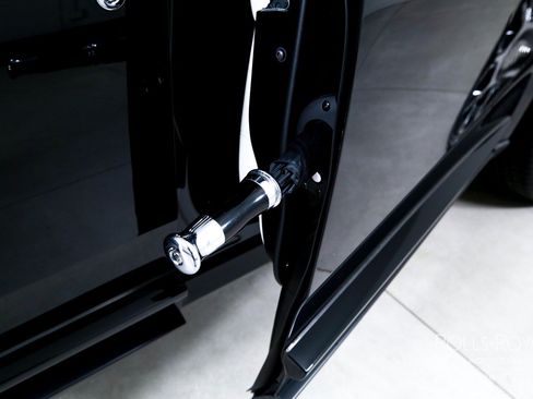 Used 2021 Rolls-Royce Cullinan Black Badge AWD/4WD image 25