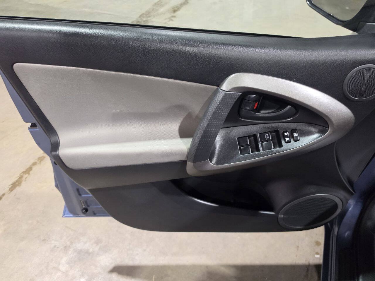 Used 2009 Toyota RAV4 4WD image 22