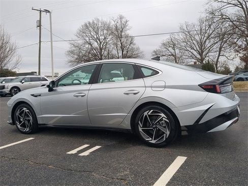 Certified 2024 Hyundai Sonata SEL w/ Convenience Package image 6