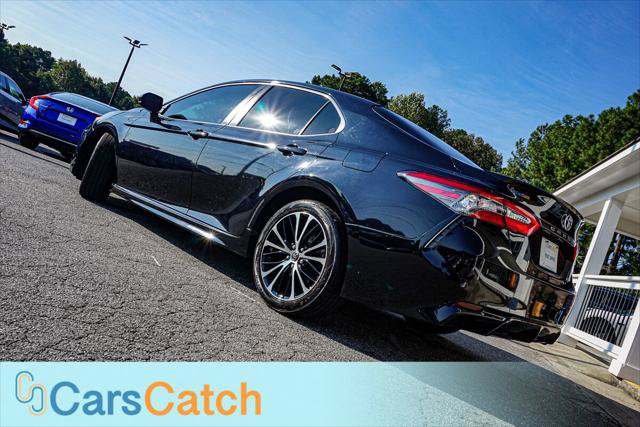 Used 2018 Toyota Camry SE FWD image 4